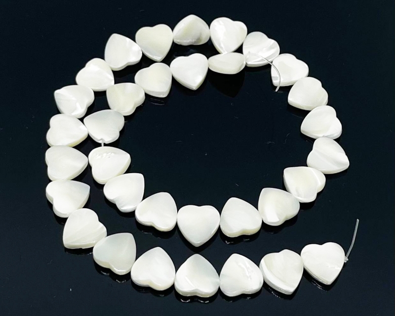 Бусины Перламутр сердечки 12,5*4мм натуральный камень Белый
